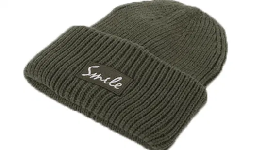 Logotipo de etiqueta bordada unissex verde personalizado 100% gorro acrílico punho inverno quente feminino chapéu de malha